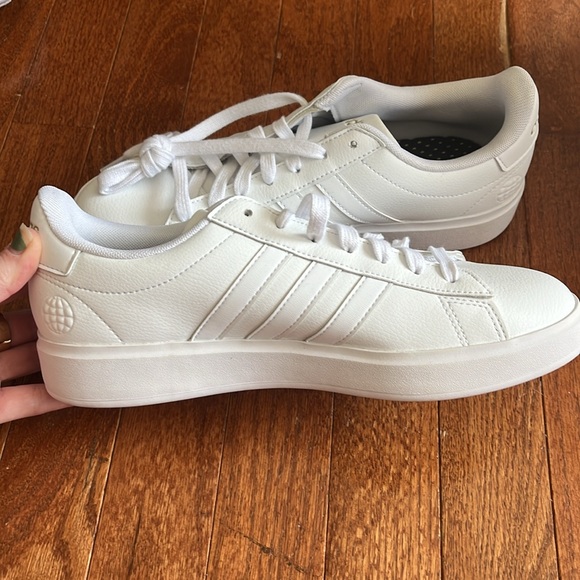 GRAND COURT 2.0 SHOES size 7.5. All white never worn. - Picture 2 of 4